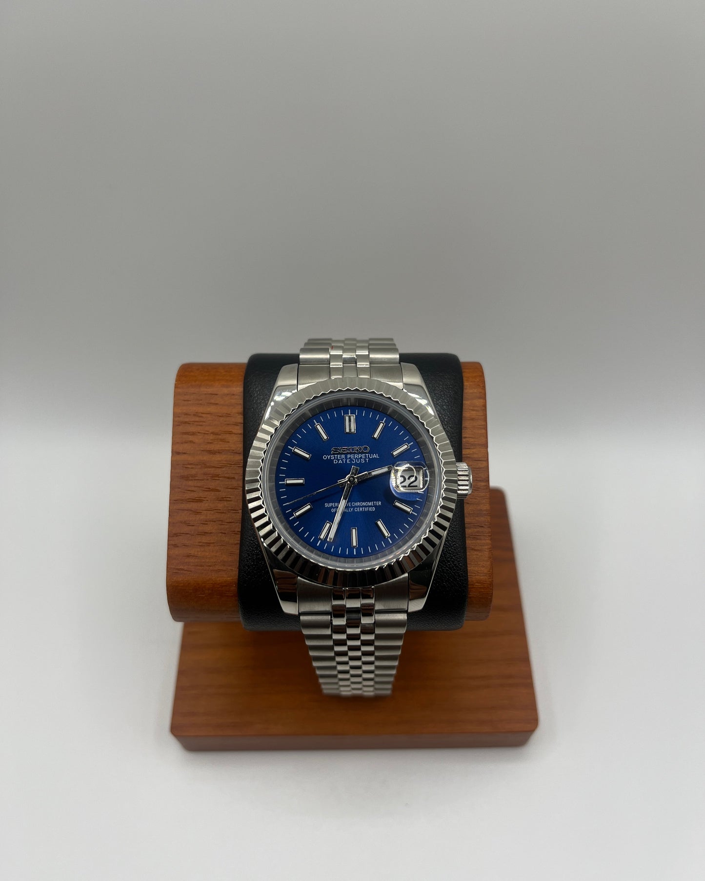 Date NavyBlue Dial